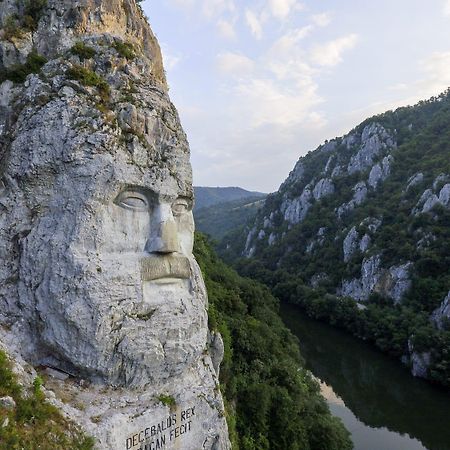 Casa Patryk Hotel Orsova Luaran gambar