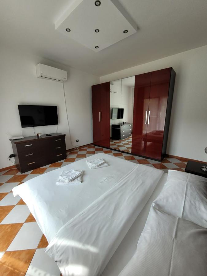 Casa Patryk Hotel Orsova Luaran gambar
