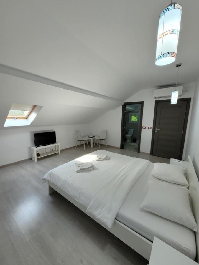 Casa Patryk Hotel Orsova Luaran gambar