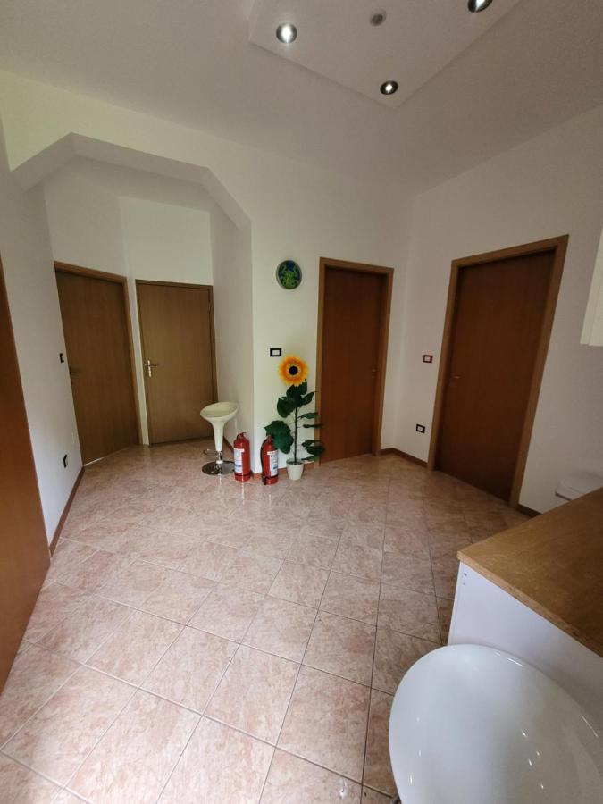 Casa Patryk Hotel Orsova Luaran gambar