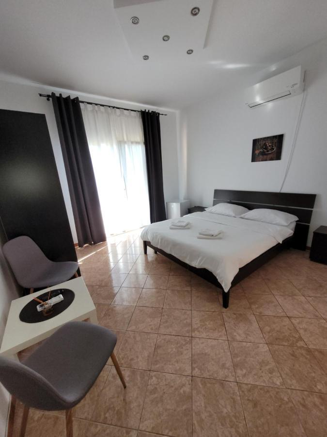 Casa Patryk Hotel Orsova Luaran gambar